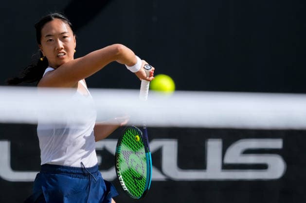 Lexus Nottingham Open - Day Four Ann Li competes during the Round of 16 singles match at the 2026 Lexus Nottingham Open Women s tennis tournament at the Nottingham Tennis Centre in Nottingham, England, on June 18, 2026. Nottingham Great Britain United Kingdom  Copyright: xOwenxHammondx originalFilename:hammond-2026lexu260618_npuzQ.jpg