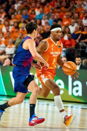 June 18, 2026, Valencia, Spain: KAMERON TAYLOR of Valencia Basket seen in action during the Liga Endesa PlayOff Final Game 1 between Valencia Basket vs FC Barcelona, Barca at Roig Arena Stadium. Valencia Spain - ZUMA 20260618_mda_v152_461 Copyright: xGermanxVidalxPoncex