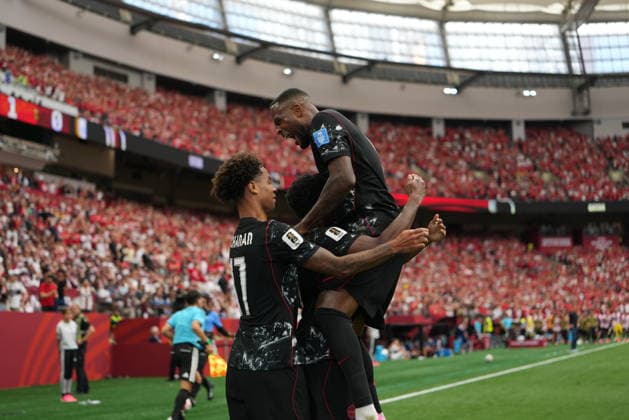 Canada v Qatar - FIFA World Cup, WM, Weltmeisterschaft, Fussball 2026 - Group B VANCOUVER, CANADA - JUNE 18: Jonathan David (10) of Canada celebrates with teammates after scoring a goal during the 2026 FIFA World Cup First Stage Group B match between Canada and Qatar at BC Place Stadium in Vancouver, Canada on June 18, 2026. Ercin Erturk Anadolu British Columbia Canada. Editorial use only. Please get in touch for any other usage.  Copyright: x2026xAnadoluxErcinxErturkx