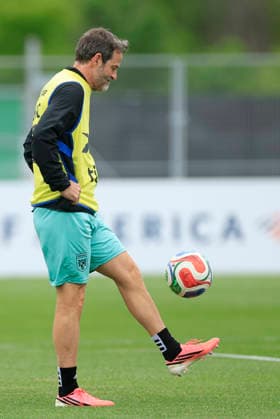 Panama s coach Thomas Christiansen participates in a training session at the Nottawasaga sports complex in Ontario, Canada, 18 June 2026. Panama s national team, Nationalteam training in Canada !ACHTUNG: NUR REDAKTIONELLE NUTZUNG!  Copyright: xBienvenidoxVelascox GR5016 20260618-55020640823_1