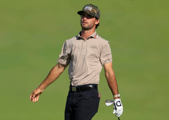 Amateur Ryder Cowan watches his approach shot on the 1st fairway during the first round of the 126th U.S. Open Golf Championship at Shinnecock Hills Golf Club in Southampton, NY, on Thursday, June 18, 2026.  NYC20260618908 COREYxSIPKIN