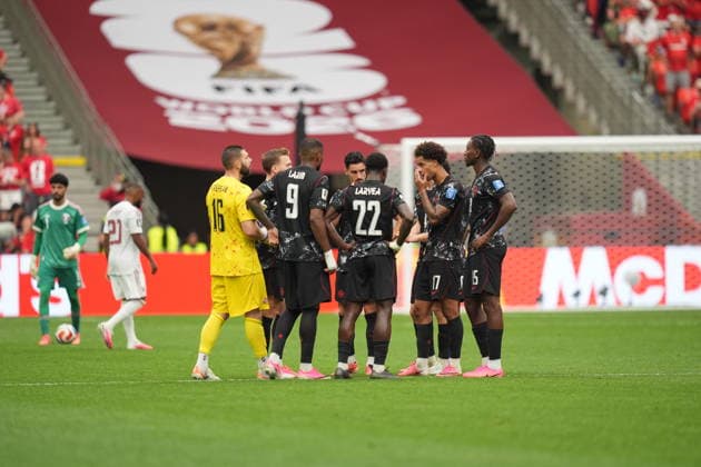 Canada v Qatar - FIFA World Cup, WM, Weltmeisterschaft, Fussball 2026 - Group B VANCOUVER, CANADA - JUNE 18: Players of Canada huddle after Ismael Kone got injured in his leg during the 2026 FIFA World Cup First Stage Group B match between Canada and Qatar at BC Place Stadium in Vancouver, Canada on June 18, 2026. Ercin Erturk Anadolu British Columbia Canada. Editorial use only. Please get in touch for any other usage.  Copyright: x2026xAnadoluxErcinxErturkx