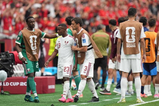 Canada v Qatar - FIFA World Cup, WM, Weltmeisterschaft, Fussball 2026 - Group B VANCOUVER, CANADA - JUNE 18: Assim Madibo (23) of Qatar is sent off after receiving a red card during the 2026 FIFA World Cup First Stage Group B match between Canada and Qatar at BC Place Stadium in Vancouver, Canada on June 18, 2026. Ercin Erturk Anadolu British Columbia Canada. Editorial use only. Please get in touch for any other usage.  Copyright: x2026xAnadoluxErcinxErturkx