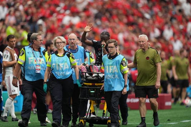 Canada v Qatar - FIFA World Cup, WM, Weltmeisterschaft, Fussball 2026 - Group B VANCOUVER, CANADA - JUNE 18: Players of Canada huddle after Ismael Kone got injured in his leg during the 2026 FIFA World Cup First Stage Group B match between Canada and Qatar at BC Place Stadium in Vancouver, Canada on June 18, 2026. Ercin Erturk Anadolu British Columbia Canada. Editorial use only. Please get in touch for any other usage.  Copyright: x2026xAnadoluxErcinxErturkx