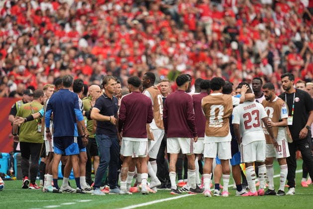 Canada v Qatar - FIFA World Cup, WM, Weltmeisterschaft, Fussball 2026 - Group B VANCOUVER, CANADA - JUNE 18: Players talk after Ismael Kone got injured in his leg during the 2026 FIFA World Cup First Stage Group B match between Canada and Qatar at BC Place Stadium in Vancouver, Canada on June 18, 2026. Ercin Erturk Anadolu British Columbia Canada. Editorial use only. Please get in touch for any other usage.  Copyright: x2026xAnadoluxErcinxErturkx