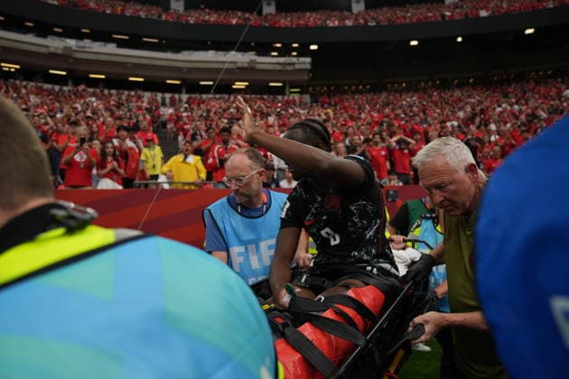 Canada v Qatar - FIFA World Cup, WM, Weltmeisterschaft, Fussball 2026 - Group B VANCOUVER, CANADA - JUNE 18: Ismael Kone of Canada is carried away after he got injured in his leg during the 2026 FIFA World Cup First Stage Group B match between Canada and Qatar at BC Place Stadium in Vancouver, Canada on June 18, 2026. Ercin Erturk Anadolu British Columbia Canada. Editorial use only. Please get in touch for any other usage.  Copyright: x2026xAnadoluxErcinxErturkx