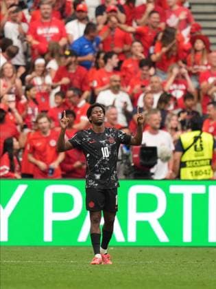 Canada v Qatar - FIFA World Cup, WM, Weltmeisterschaft, Fussball 2026 - Group B VANCOUVER, CANADA - JUNE 18: Jonathan David (10) of Canada celebrates after scoring a hat-trick during the 2026 FIFA World Cup First Stage Group B match between Canada and Qatar at BC Place Stadium in Vancouver, Canada on June 18, 2026. Ercin Erturk Anadolu British Columbia Canada. Editorial use only. Please get in touch for any other usage.  Copyright: x2026xAnadoluxErcinxErturkx