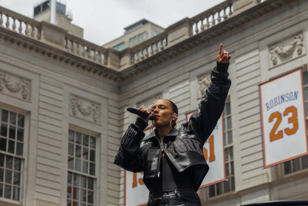 New York Knicks ticker-tape victory parade US singer-songwriter Alicia Keys performs during 2026 Knicks Championship City Hall celebration ceremony in New York, New York, USA, 18 June 2026. NEW YORK NEW YORK United States  Copyright: xOLGAxFEDOROVAx