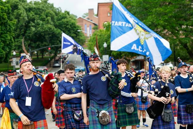 The Scotland fans Tartan Army march to support their team during the 2026 FIFA World Cup, WM, Weltmeisterschaft, Fussball The Providence Tartan Army Pipe Band performs during the Tartan Army Downtown March in Providence, Rhode Island, USA, 18 June 2026. Scotland takes on Morocco in a Group C match 19 June at Boston Stadium. PROVIDENCE RHODE ISLAND USA  Copyright: xGREGxM.xCOOPERx