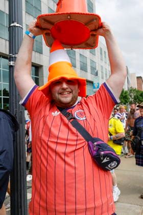 The Scotland fans Tartan Army march to support their team during the 2026 FIFA World Cup, WM, Weltmeisterschaft, Fussball Aiden McBryan of Glasgow raises a traffic cone during the Tartan Army Downtown March in Providence, Rhode Island, USA, 18 June 2026. Scotland takes on Morocco in a Group C match 19 June at Boston Stadium. PROVIDENCE RHODE ISLAND USA  Copyright: xGREGxM.xCOOPERx