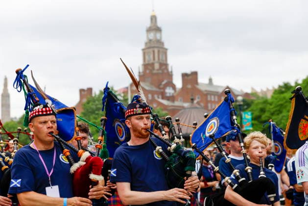 The Scotland fans Tartan Army march to support their team during the 2026 FIFA World Cup, WM, Weltmeisterschaft, Fussball The Providence Tartan Army Pipe Band performs during the Tartan Army Downtown March in Providence, Rhode Island, USA, 18 June 2026. Scotland takes on Morocco in a Group C match 19 June at Boston Stadium. PROVIDENCE RHODE ISLAND USA  Copyright: xGREGxM.xCOOPERx