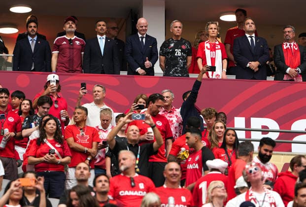 Canada v Qatar - FIFA World Cup, WM, Weltmeisterschaft, Fussball 2026 - Group B VANCOUVER, CANADA - JUNE 18: FIFA President Gianni Infantino (C) watches from the stands before the 2026 FIFA World Cup Group B match between Canada and Qatar at BC Place Stadium in Vancouver, Canada, on June 18, 2026. Ercin Erturk Anadolu Vancouver Canada. Editorial use only. Please get in touch for any other usage.  Copyright: x2026xAnadoluxErcinxErturkx