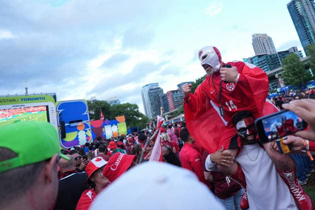 FIFA Fan Festival in Toronto TORONTO, CANADA - JUNE 18 : Fans of Canada celebrate as they gather to watch the World Cup 2026 Group B match between Canada v Qatar at FIFA Fan Festival in Toronto, Ontario, Canada on June 18, 2026. Mert Alper Dervis Anadolu Ontario Canada. Editorial use only. Please get in touch for any other usage.  Copyright: x2026xAnadoluxMertxAlperxDervisx