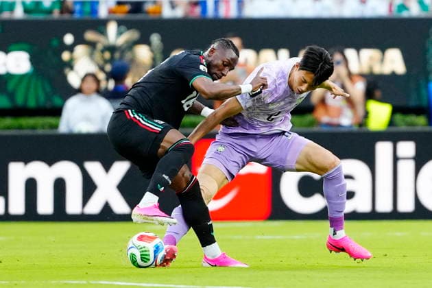 FIFA World Cup, WM, Weltmeisterschaft, Fussball 2026 - Group A - Mexico vs South Korea Julian Quiones (L) of Mexico vies for the ball with Lee Han-beom (R) of South Korea during a Group A match in the FIFA World Cup 2026 Mexico against South Korea at Akron Stadium in Guadalajara, Mexico, 18 June 2026. GUADALAJARA Mexico  Copyright: xFranciscoxGuascox