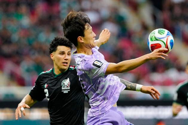 FIFA World Cup, WM, Weltmeisterschaft, Fussball 2026 - Group A - Mexico vs South Korea Jorge Sanchez (R) of Mexico vies for the ball with Lee Jae-sung (L) of South Korea during a Group A match in the FIFA World Cup 2026 Mexico against South Korea at Akron Stadium in Guadalajara, Mexico, 18 June 2026. GUADALAJARA Mexico  Copyright: xFranciscoxGuascox