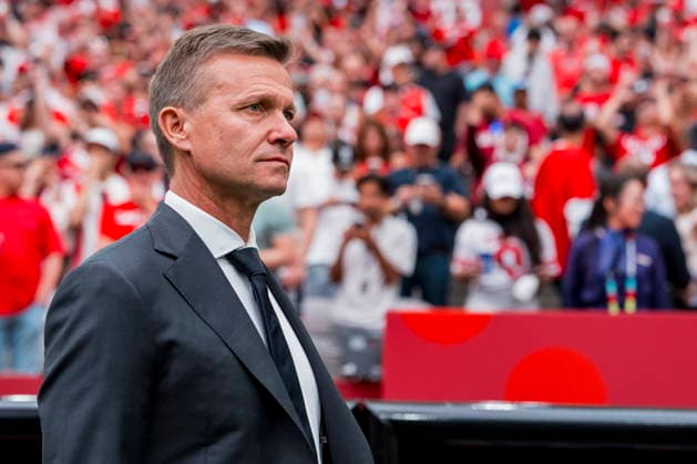 FIFA World Cup, WM, Weltmeisterschaft, Fussball 2026 - Group B - Canada vs Qatar Canada manager Jesse Marsch looks on prior to the start of the first half of the FIFA World Cup 2026 group stage match between Canada and Qatar in Vancouver, Canada, 18 June 2026. VANCOUVER Canada  Copyright: xBOBxFRIDx