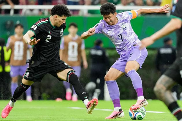Son Heung-Min of Korea Republic (R) runs with the ball under pressure from Jorge Sanchez of Mexico (L) during a FIFA Men’s World Cup 2026 Group Stage football match between Mexico and South Korea at Guadalajara Stadium, in Guadalajara on June 18th 2026 (Photo by Alexandra Fechete SPP)  Copyright: xAlexandraxFechete SPPx Sportspressphoto_SPR170235