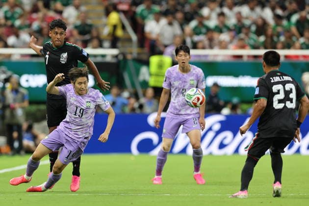FIFA World Cup, WM, Weltmeisterschaft, Fussball 2026 - Group A - Mexico vs South Korea Jesus Gallardo (R) of Mexico vies for the ball with Lee Kang-in of South Korea during a Group A match in the FIFA World Cup 2026 Mexico against South Korea at Akron Stadium in Guadalajara, Mexico, 18 June 2026. GUADALAJARA Mexico  Copyright: xAlexxCruzx