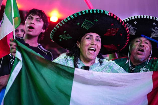 Fans celebrate Mexico s victory at FIFA Fan Festival in Houston HOUSTON, UNITED STATES - JUNE 18: Soccer fans celebrate after watching Mexico defeat South Korea in the 2026 FIFA World Cup, WM, Weltmeisterschaft, Fussball Group A match on a giant screen at the FIFA Fan Festival in Houston, Texas, United States, on June 18, 2026. Hakan Akgun Anadolu Texas United States. Editorial use only. Please get in touch for any other usage.  Copyright: x2026xAnadoluxHakanxAkgunx