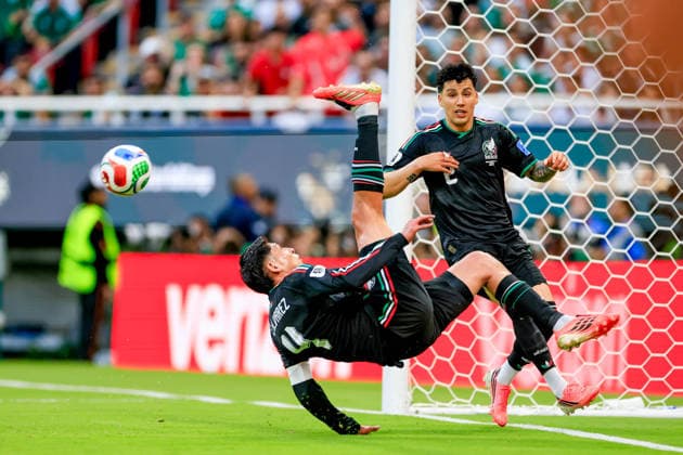 FIFA World Cup, WM, Weltmeisterschaft, Fussball 2026 MEXICO VS SOUTH KOREA FIFA WORLD CUP 2026 MEXICO VS SOUTH KOREA MEXICO VS SOUTH KOREA 18062026 GUADALAJARA, JALISCO. Action photo of Edson Alvarez (L) of Mexico, during Round 1 Group A game of the FIFA World Cup 2026, held at the Estadio Guadalajara at Guadalajara, Jalisco. . Foto de accion de Edson Alvarez (I) de Mexico durante juego de Ronda 1 del Grupo A de la Copa del Mundo 2026 de la FIFA, celebrado en el Estadio Guadalajara en Guadalajara, Jalisco. PHOTO BY IMAGENSHOP AGENCIA FOTOGRAFICA GUADALAJARA JALISCO MEXICO