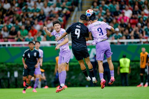 FIFA World Cup, WM, Weltmeisterschaft, Fussball 2026 MEXICO VS SOUTH KOREA FIFA WORLD CUP 2026 MEXICO VS SOUTH KOREA MEXICO VS SOUTH KOREA 18062026 GUADALAJARA, JALISCO. Action photo of Raul Jimenez (9) of Mexico and LEE Gihyuk (3) of South Korea, during Round 1 Group A game of the FIFA World Cup 2026, held at the Estadio Guadalajara at Guadalajara, Jalisco. . Foto de accion de Raul Jimenez (9) de Mexico y LEE Gihyuk (3) de Corea del Sur, durante juego de Ronda 1 del Grupo A de la Copa del Mundo 2026 de la FIFA, celebrado en el Estadio Guadalajara en Guadalajara, Jalisco. PHOTO BY IMAGENSHOP AGENCIA FOTOGRAFICA GUADALAJARA JALISCO MEXICO
