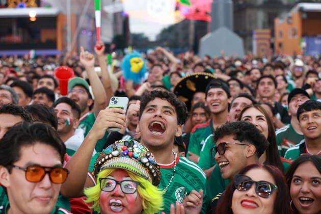 FIFA World Cup, WM, Weltmeisterschaft, Fussball 2026 - Group A - Mexico vs South Korea Fans in Mexico react during the broadcast of the FIFA World Cup 2026 match between Mexico and South Korea at the Fan Fest in the Zócalo in Mexico City, Mexico, 18 June 2026. MEXICO CITY Mexico  Copyright: xTomásxPérezx