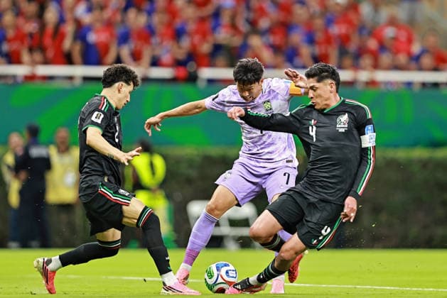 RECORD DATE NOT STATED 18th June 2026; Guadalajara Stadium, Guadalajara, Mexico; FIFA World Cup, WM, Weltmeisterschaft, Fussball Football, Group A Mexico versus South Korea; Jorge Sanchez and Edson Alvarez of Mexico battles for possession ball with Son Heung-min of Korea Republic HeulerxAndrey DiaEsportivo