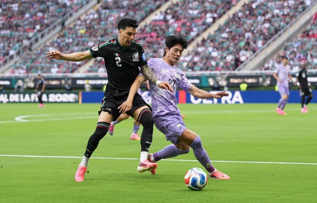 (260619) -- GUADALAJARA, June 19, 2026 -- Jorge Sanchez (L) of Mexico vies with Seol Young-woo of South Korea during a group A match between Mexico and South Korea at the 2026 FIFA World Cup, WM, Weltmeisterschaft, Fussball at Guadalajara Stadium in Guadalajara, Mexico, June 18, 2026. (Photo by Xinhua) (SP)MEXICO-GUADALAJARA-FOOTBALL-FIFA WORLD CUP-GROUP A-MEX VS KOR MartinxZabala 