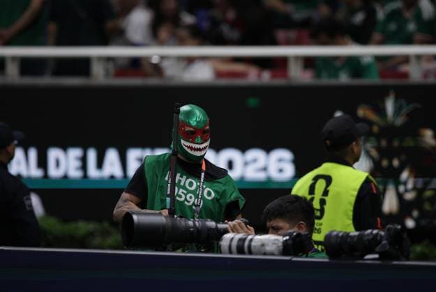 Mexico v South Korea - FIFA World Cup, WM, Weltmeisterschaft, Fussball 2026 - Group A ZAPOPAN, MEXICO - JUNE 18: A person wearing a mask is seen during the FIFA World Cup 2026 Group A match between Mexico and South Korea at Guadalajara Stadium on June 18, 2026 in Zapopan, Mexico. Luciano Gonzalez Anadolu Zapopan Mexico. Editorial use only. Please get in touch for any other usage.  Copyright: x2026xAnadoluxLucianoxGonzalezx