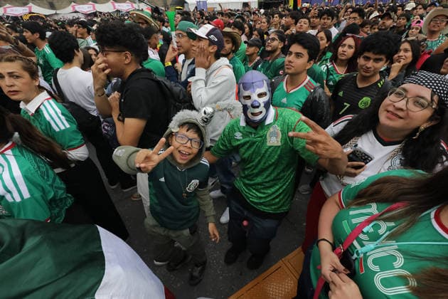 Mexicans Support Mexico national team, Nationalteam at FIFA Fan Fest Mexicans attend the Mexico FIFA Fan Fest in the main square Zocalo to support the Mexico national team in their FIFA World Cup, WM, Weltmeisterschaft, Fussball first-round match against Korea. on June 18, 2026 in Mexico City, Mexico. (Photo by Ian Robles Eyepix Group) Copyright: xIanxRobles xEyepixxGroupx EL_09062026_187910JPEG