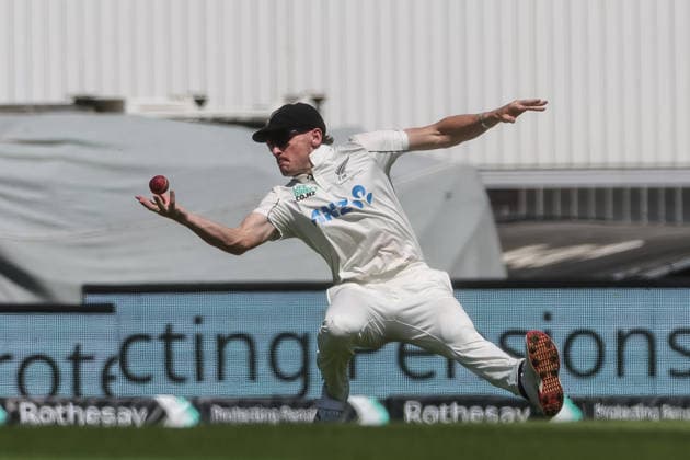 2nd Rothesay Test Match Day 3 England v New Zealand Nathan Smith of New Zealand catches out Josh Tongue of England during the 2nd Rothesay Test Match Day 3 match England vs New Zealand at The Kia Oval, London, United Kingdom on 19 June 2026 (Photo by Mark Cosgrove News Images) London The Kia Oval London United Kingdom Copyright: xMarkxCosgrove NewsxImagesx