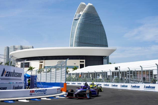 2026 FORMULA E SANYA ePRIX 94 WEHRLEIN Pascal (ger), Porsche Formula E Team, Porsche 99X Electric, action during the 2026 Sanya ePrix, 11th round of the 2025-26 ABB FIA Formula E World Championship, WM, Weltmeisterschaft on the Sanya Street Circuit from June 18 to 20, 2026 in Sanya, China - SanyaChina  Copyright: xJULIENxDELFOSSEx