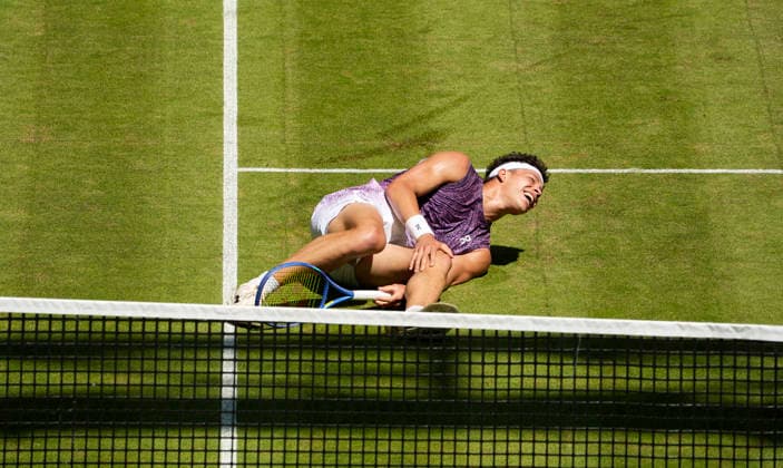 photo : Ben SHELTON (USA) stürzte und konnte trotz leichter Verletzung nach kurzer Pause weiter spielen Tennis-Turnier Terra Wortmann Cup im Gerry Weber Sportpark in Halle Westfalen - Viertelfinales - am Fr. 19.06.2026