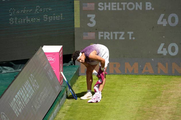 photo : Ben SHELTON (USA) stürzte und konnte trotz leichter Verletzung nach kurzer Pause weiter spielen Tennis-Turnier Terra Wortmann Cup im Gerry Weber Sportpark in Halle Westfalen - Viertelfinales - am Fr. 19.06.2026