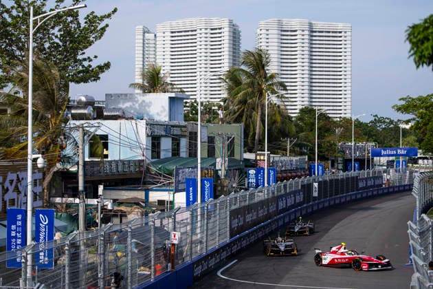 2026 FORMULA E SANYA ePRIX 01 ROWLAND Oliver (gbr), Nissan Formula E Team, Nissan e-4ORCE 05, action during the 2026 Sanya ePrix, 11th round of the 2025-26 ABB FIA Formula E World Championship, WM, Weltmeisterschaft on the Sanya Street Circuit from June 18 to 20, 2026 in Sanya, China - SanyaChina  Copyright: xJULIENxDELFOSSEx