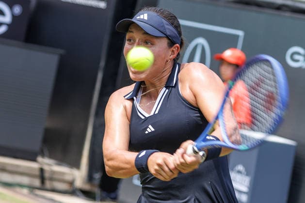 Berlin, 15.06.26, Tennis: VANDA Pharmaceuticals BERLIN TENNIS OPEN 2026 im Steffi-Graf-Stadion. Damen, Einzel. J. Pegula (USA) vs M. Keys (USA). Jessica Pegula retourniert einen Ball. VANDA Pharmaceuticals BERLIN TENNIS OPEN 2026