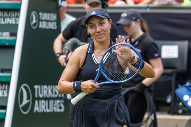 Berlin, 15.06.26, Tennis: VANDA Pharmaceuticals BERLIN TENNIS OPEN 2026 im Steffi-Graf-Stadion. Damen, Einzel. J. Pegula (USA) vs M. Keys (USA). Jessica Pegula bedankt sich bei ihren Fans. VANDA Pharmaceuticals BERLIN TENNIS OPEN 2026