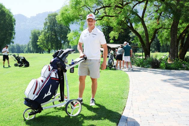 19.06.2026 Unterseen BE Schweiz20. Jubilaeumsausgabe der Swiss-Ski Golf Trophy im Golfclup Interlaken - Unterseehen. Bild Marco Odermatt Skirennfahrer SUI