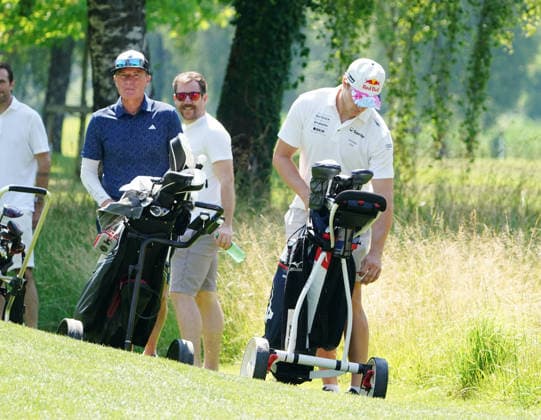 19.06.2026 Unterseen BE Schweiz20. Jubilaeumsausgabe der Swiss-Ski Golf Trophy im Golfclup Interlaken - Unterseehen. Bild Marco Odermatt Skirennfahrer SUI