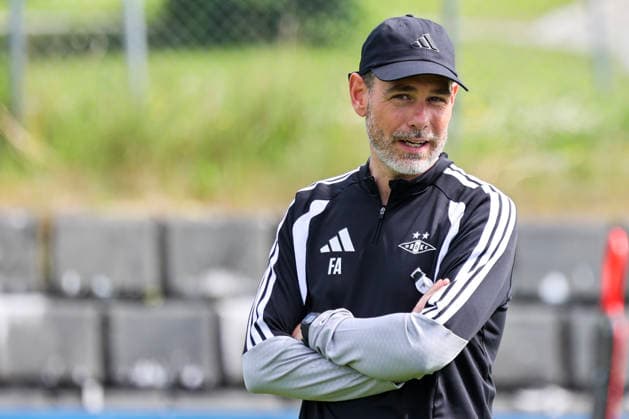 New Coach at Rosenborg Trondheim 20260619 Newly hired RBK coach Freyr Alexandersson watches practice at Rosenborg’s training field on Friday. Photo  Copyright: xJanxLanghaugx xNTBx