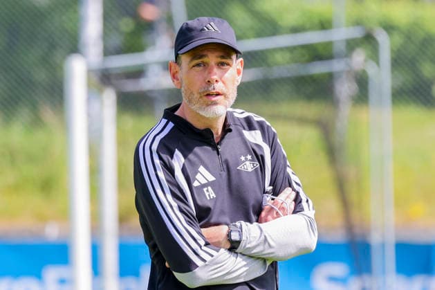 New Coach at Rosenborg Trondheim 20260619 Newly hired RBK coach Freyr Alexandersson watches practice at Rosenborg’s training field on Friday. Photo  Copyright: xJanxLanghaugx xNTBx