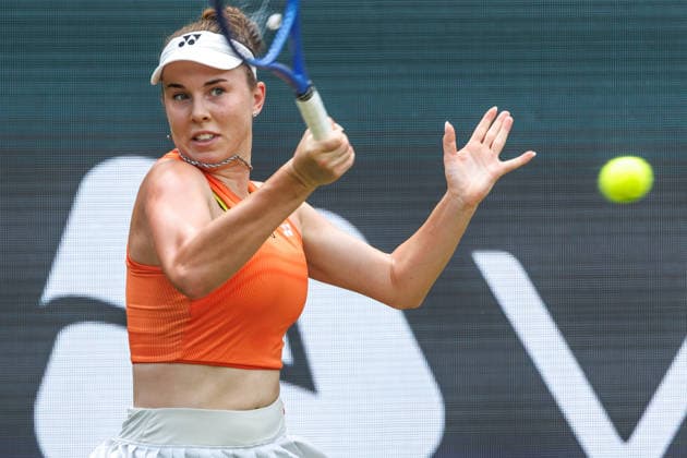Berlin, 15.06.26, Tennis: VANDA Pharmaceuticals BERLIN TENNIS OPEN 2026 im Steffi-Graf-Stadion. Damen, Einzel. L. Noskova (CZE) vs WC P. Badosa (ESP) Linda Noskova retourniert einen Ball. VANDA Pharmaceuticals BERLIN TENNIS OPEN 2026