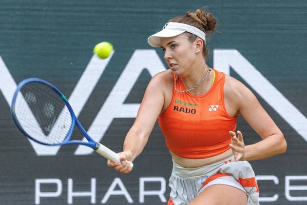 Berlin, 15.06.26, Tennis: VANDA Pharmaceuticals BERLIN TENNIS OPEN 2026 im Steffi-Graf-Stadion. Damen, Einzel. L. Noskova (CZE) vs WC P. Badosa (ESP) Linda Noskova retourniert einen Ball. VANDA Pharmaceuticals BERLIN TENNIS OPEN 2026