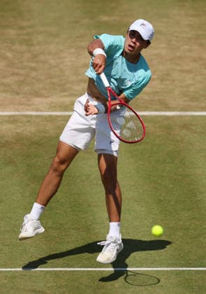 Brandon Nakashima of USA in action HSBC Queen s Club Championships, Day Fourteen, Tennis, Queen s Club, West Kensington, London, UK - 19 Jun 2026London Queen s Club United Kingdom  Copyright: xEllaxLing Shutterstockx 16929306ab