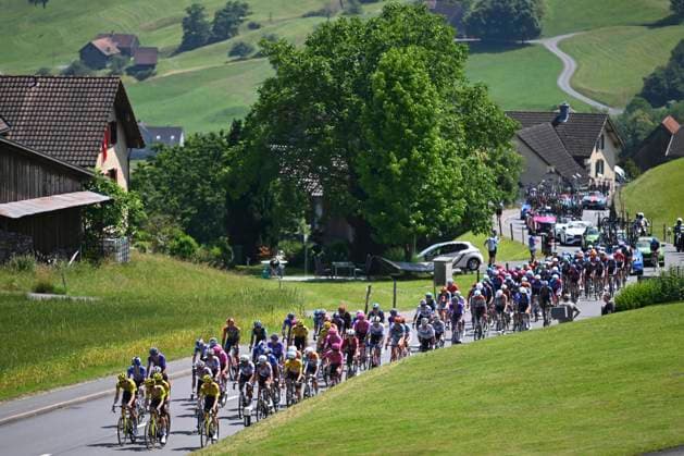 Tour de Suisse 2026 Stage 3 BAD RAGAZ, SWITZERLAND - JUNE 19 : illustration picture peloton during stage 3 of the 89th edition of Tour de Suisse an UCI World Tour 2.UWT cycling road race stage for Men Elite of 157.9 km with start in Bad Ragaz and finish in Bad Ragaz on June 19, 2026 in Bad Ragaz, Switzerland, 19 06 2026 ( Motordriver Guy De Vuyst - Bad Ragaz Switzerland  Copyright: xVincentxKalutx