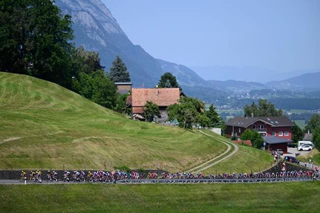 Tour de Suisse 2026 Stage 3 BAD RAGAZ, SWITZERLAND - JUNE 19 : illustration picture peloton during stage 3 of the 89th edition of Tour de Suisse an UCI World Tour 2.UWT cycling road race stage for Men Elite of 157.9 km with start in Bad Ragaz and finish in Bad Ragaz on June 19, 2026 in Bad Ragaz, Switzerland, 19 06 2026 ( Motordriver Guy De Vuyst - Bad Ragaz Switzerland  Copyright: xVincentxKalutx