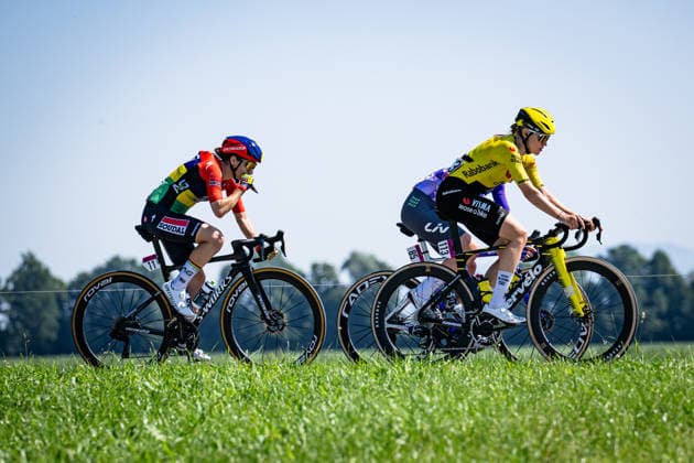 SADNIK Katharina, LE COURT-PIENAAR Kimberley: Tour de Suisse - Women 2026 - 3. Stage SADNIK Katharina ( AUT ) Team Visma Lease a Bike LE COURT-PIENAAR Kimberley ( MRI ) AG Insurance - Soudal Team - Querformat - quer - horizontal - Landscape - Event Veranstaltung: Tour de Suisse - 3. Stage - Elite Women - Category Kategorie: Cycling - Road cycling, Rad, Radsport, Strasse - Cycling Tour - Elite Women - WWT - Location Ort: Europe Switzerland - Start & Finish: Bad Ragaz - Discipline: Road Race ( RR ) - Cycling Tour - Distance: 120,8 km - Date Datum: 19.06.2026 Friday -