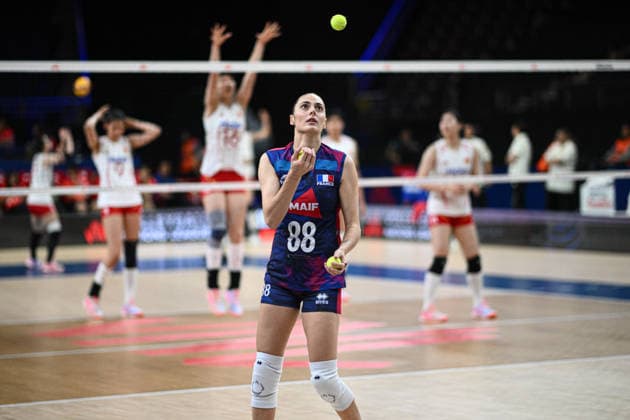 Ahead of France v China - 2026 FIVB Volleyball Nations League ANKARA, TURKIYE - JUNE 19: Amelie Rotar (88) of France warms up ahead of the 2026 FIVB Volleyball Nations League Week 2 match between France and China at Ankara Sports Hall, on June 19, 2026, in Ankara, Turkiye. Akin Celiktas Anadolu Ankara Turkey. Editorial use only. Please get in touch for any other usage.  Copyright: x2026xAnadoluxAkinxCeliktasx