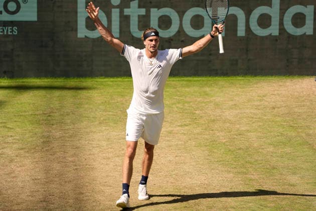 photo : Alexander ZVEREV (GER) jubelt beim Satzball im Tiebreak des ersten Satzes Tennis-Turnier Terra Wortmann Cup im Gerry Weber Sportpark in Halle Westfalen - Viertelfinales - am Fr. 19.06.2026