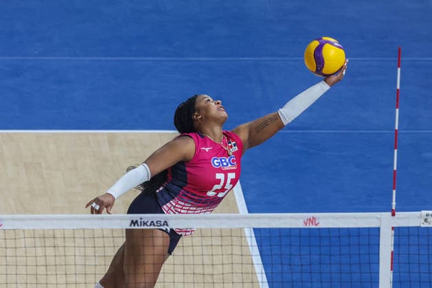 (260619) -- PASIG CITY, June 19, 2026 -- Larysmer Martinez Caro of the Dominican Republic competes during the pool 5 match between Serbia and the Dominican Republic in week 2 of the Women s Volleyball Nations League (VNL) 2026, the Philippines, on June 19, 2026. ) (SP)PHILIPPINES-PASIG CITY-VOLLEYBALL-NATIONS LEAGUE-SERBIA VS THE DOMINICAN REPUBLIC ROUELLExUMALI 